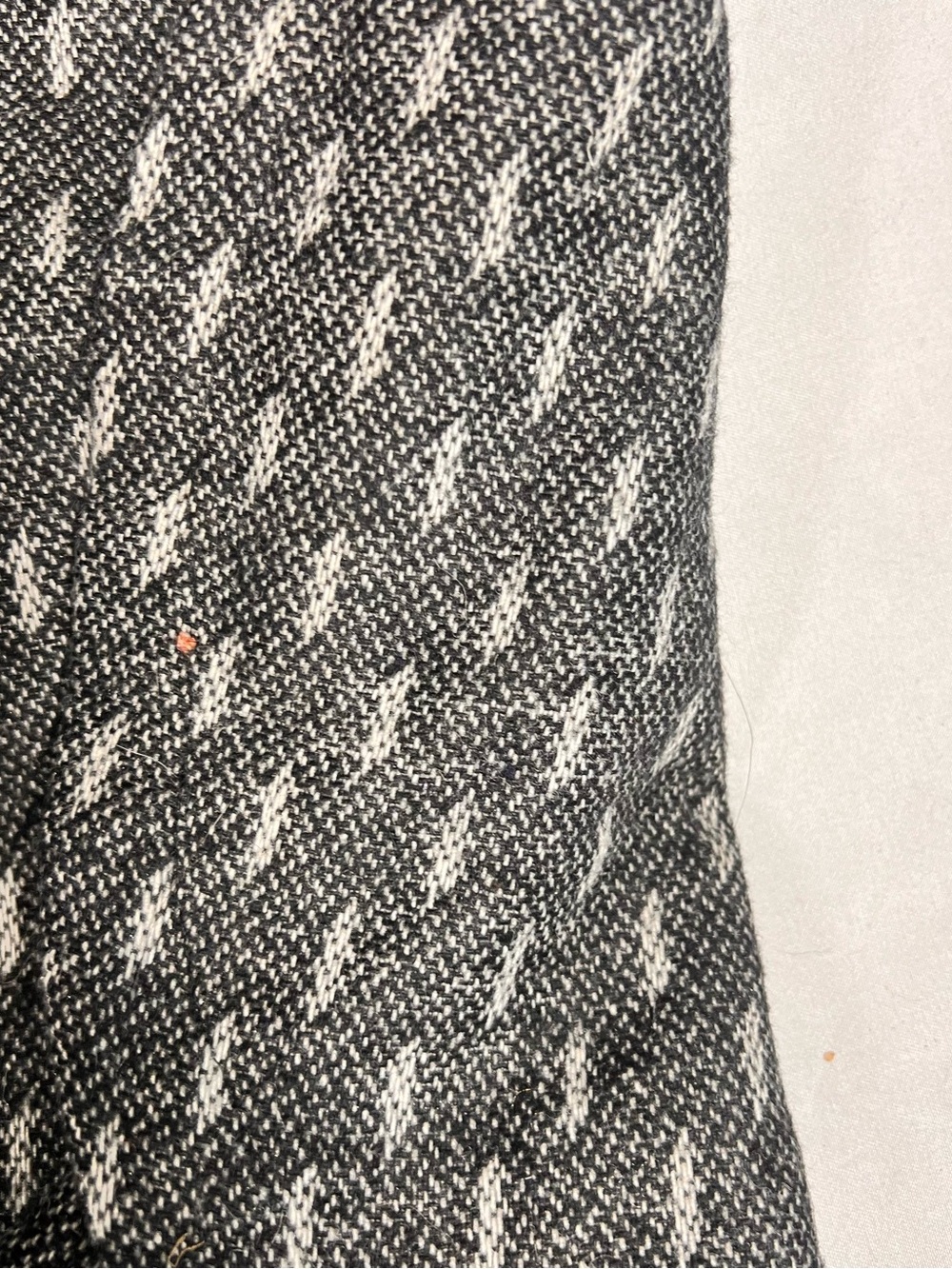 Grey patterned poncho - Picture 6 of 14